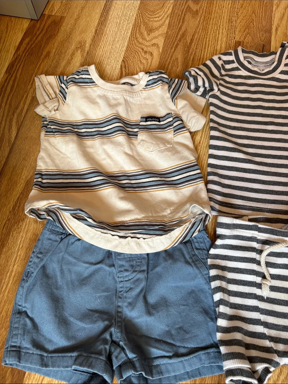 7 items 6-9 months Mebie baby, city mouse